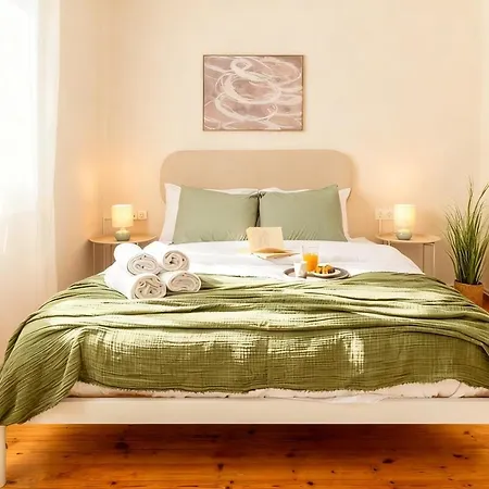 Sofi - Spacious & 3br With Balcony Selanik