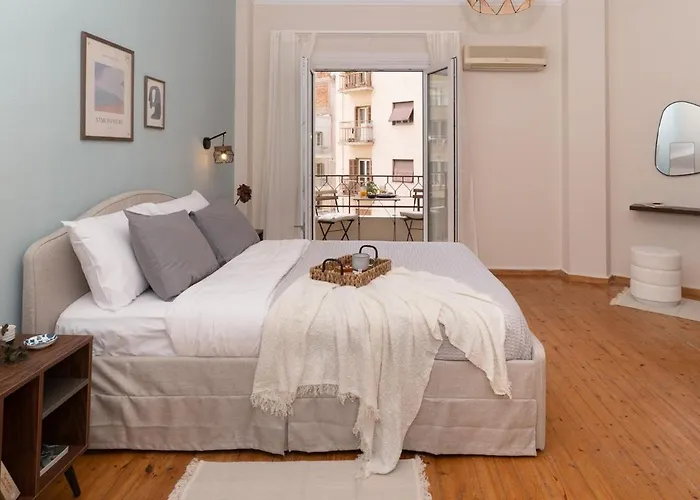 Sofi - Spacious & Central 3Br With Balcony شقة *