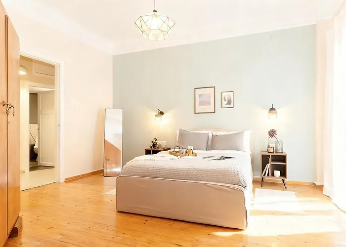 شقة Sofi - Spacious & Central 3Br With Balcony سالونيك